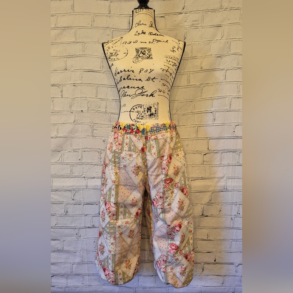 Patchwork Wide Leg Capri Pants in Yellow and Multicolor - Picture 4 of 5